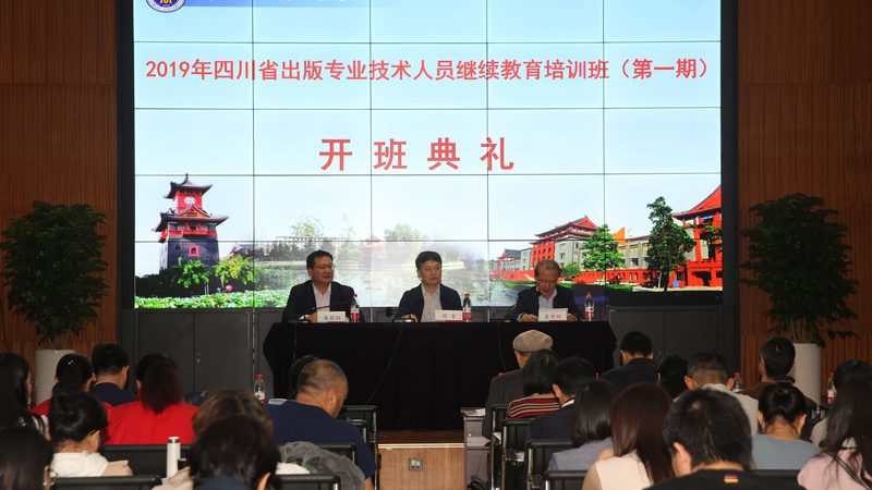 在了解自身需求的基础上，还需要关注专业的前景。可以从以下几个方面进行考察：