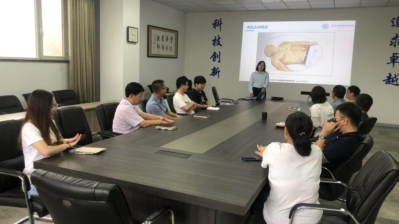 报考心理咨询师需要具备一定的学历要求。根据不同级别，学历要求如下：